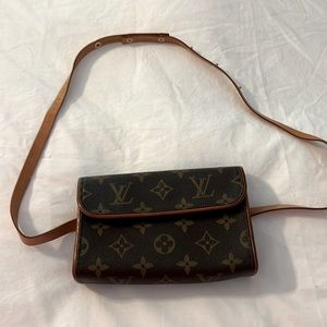 Louis Vuitton pochette florentine bumbag belt bag